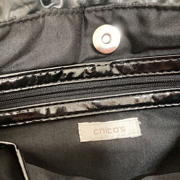 Chico’s black puffer bag with adjustable crossbody/ shoulder chain strap - Picture 10 of 10